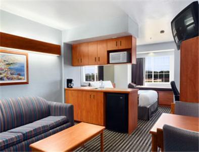 Microtel Inn & Suites By Wyndham Garland/Dallas Номер фото